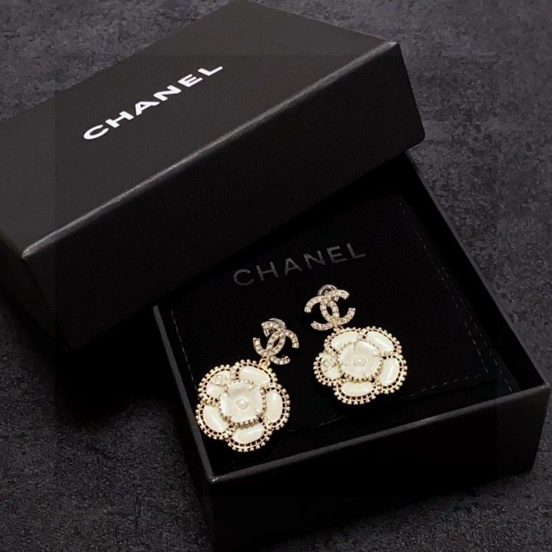 Chanel Earrings Cozy 227759