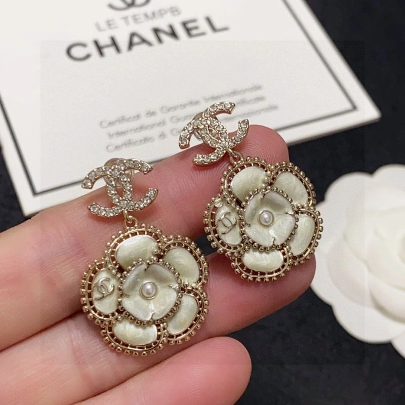 Chanel Earrings Cozy 227759