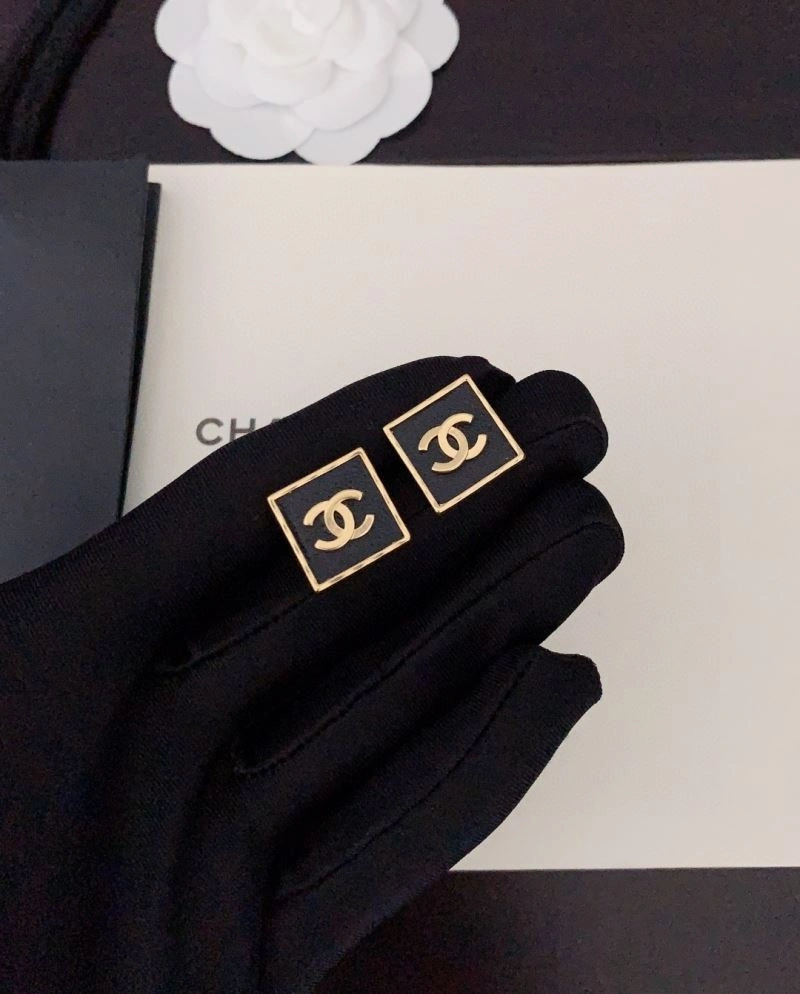 Chanel Earrings Supportive 227720