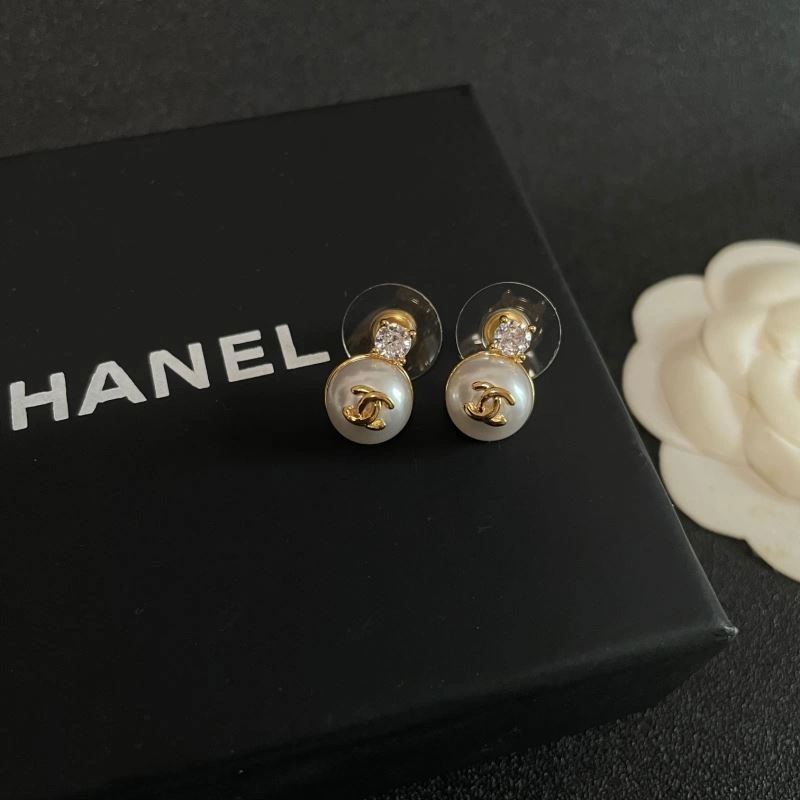 Minimalist Chanel Earrings 227751