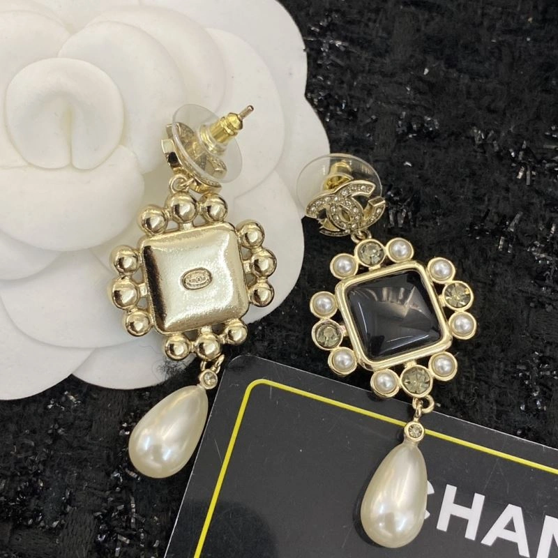 Chanel Earrings Packable 227700