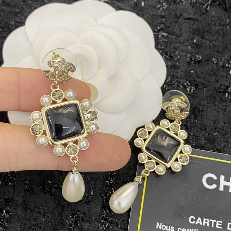 Chanel Earrings Packable 227700