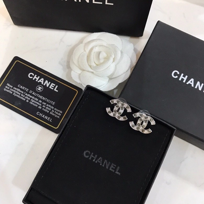 Reliable Chanel Earrings 227677