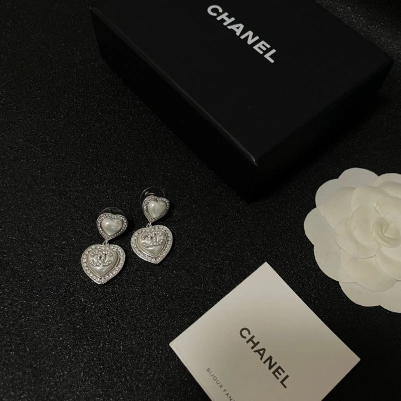Comfortable Chanel Earrings 227682