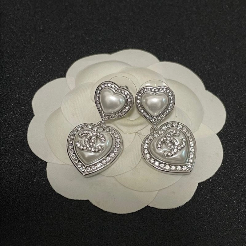 Comfortable Chanel Earrings 227682