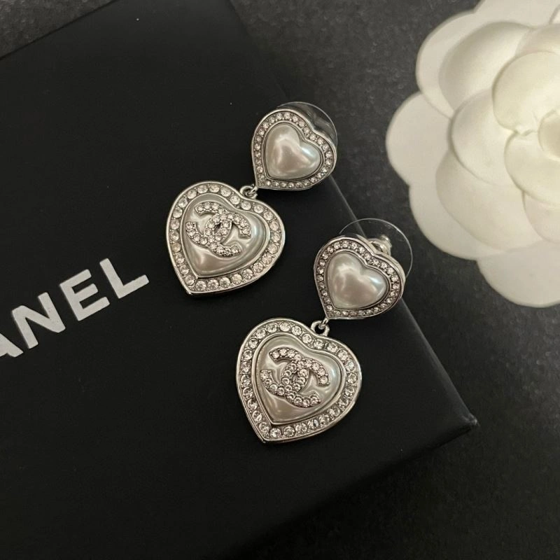 Comfortable Chanel Earrings 227682