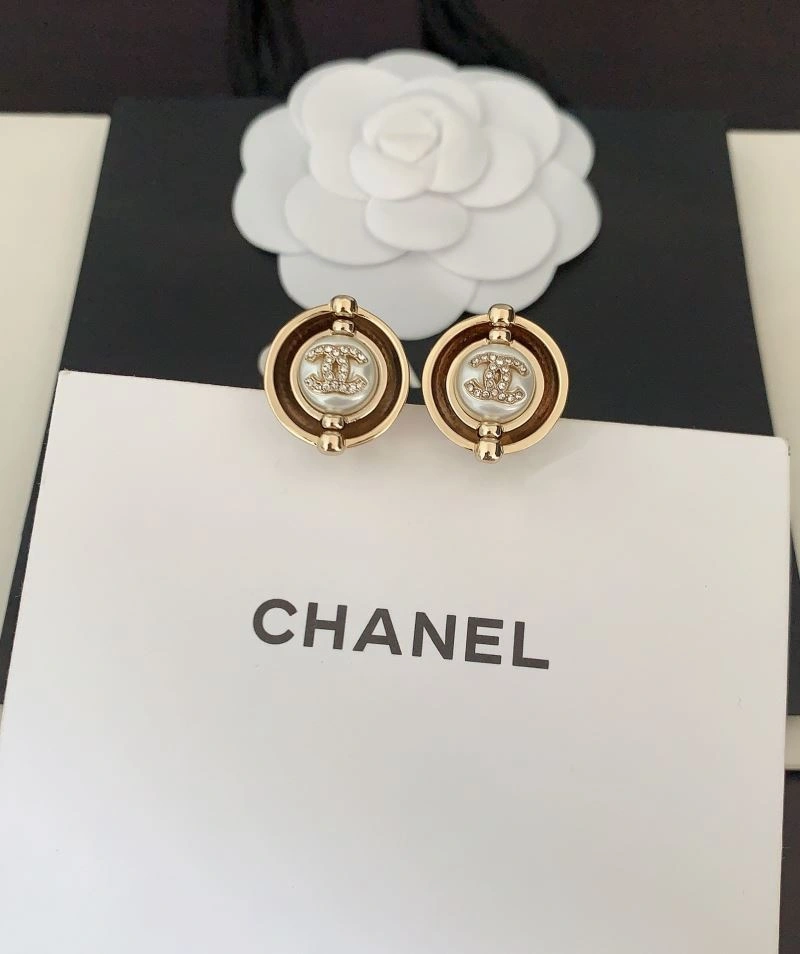 Sophisticated Chanel Earrings 227645