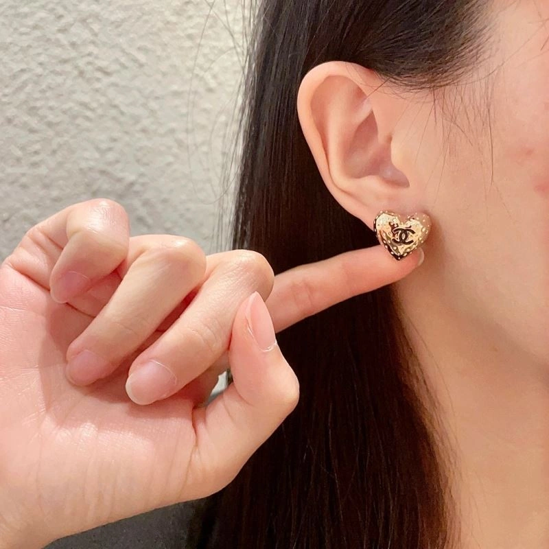 Unique Chanel Earrings 227632