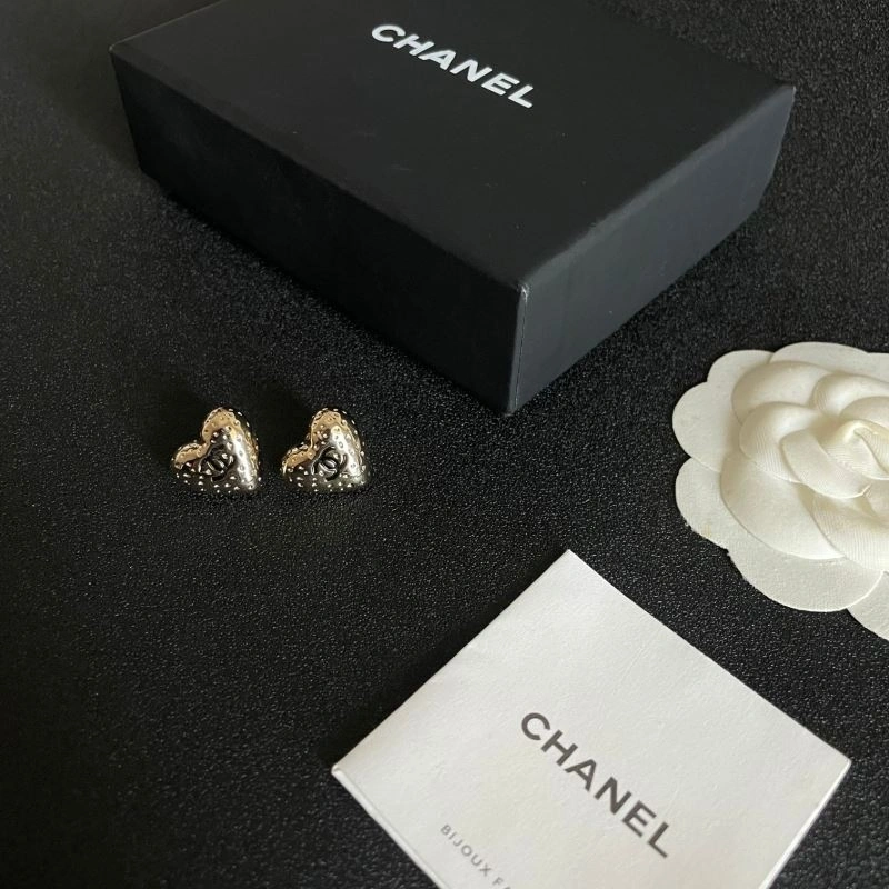 Unique Chanel Earrings 227632
