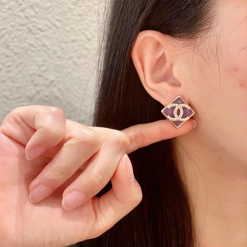 Sleek Chanel Earrings 227625