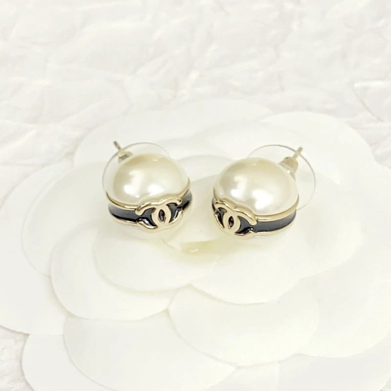 Supportive Chanel Earrings 227585