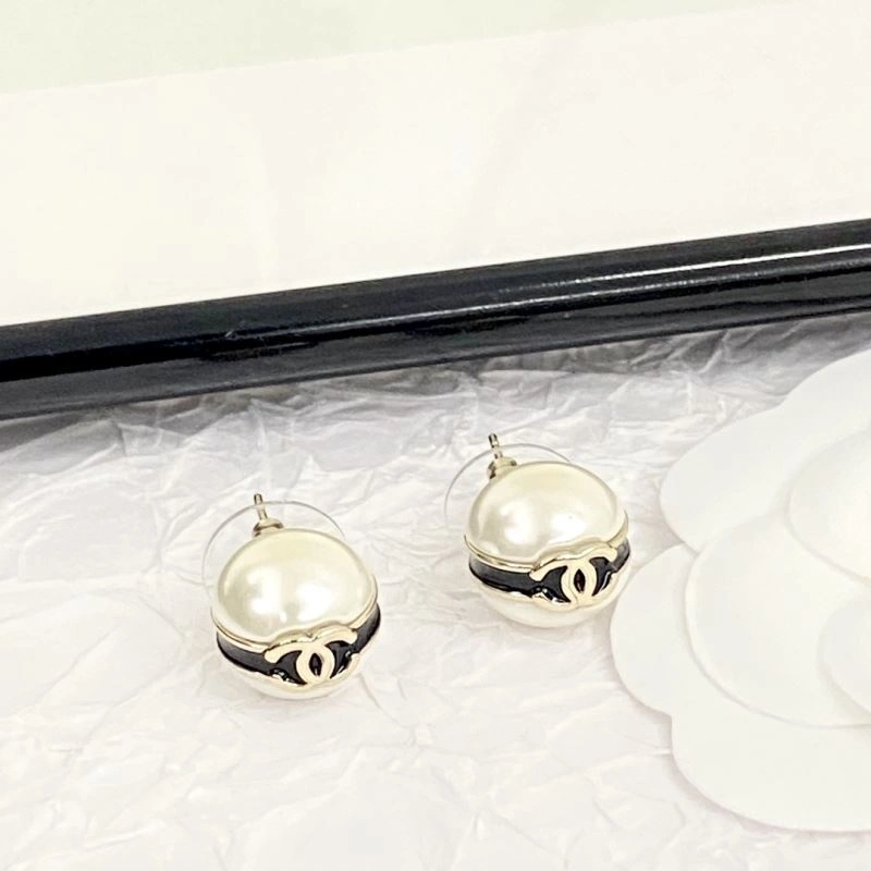Supportive Chanel Earrings 227585
