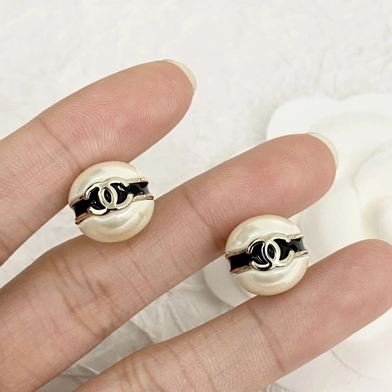 Supportive Chanel Earrings 227585