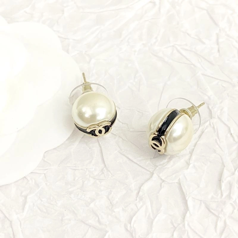 Supportive Chanel Earrings 227585