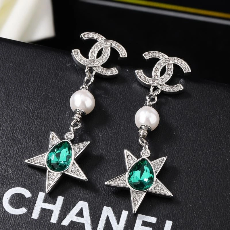 EyeCatching Chanel Earrings 227586