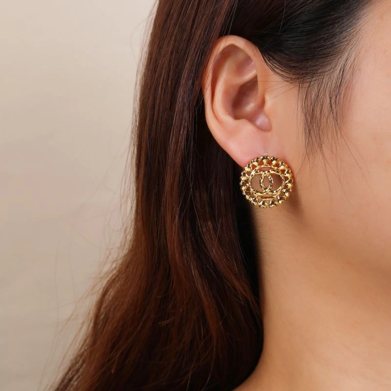 Minimalist Chanel Earrings 227640
