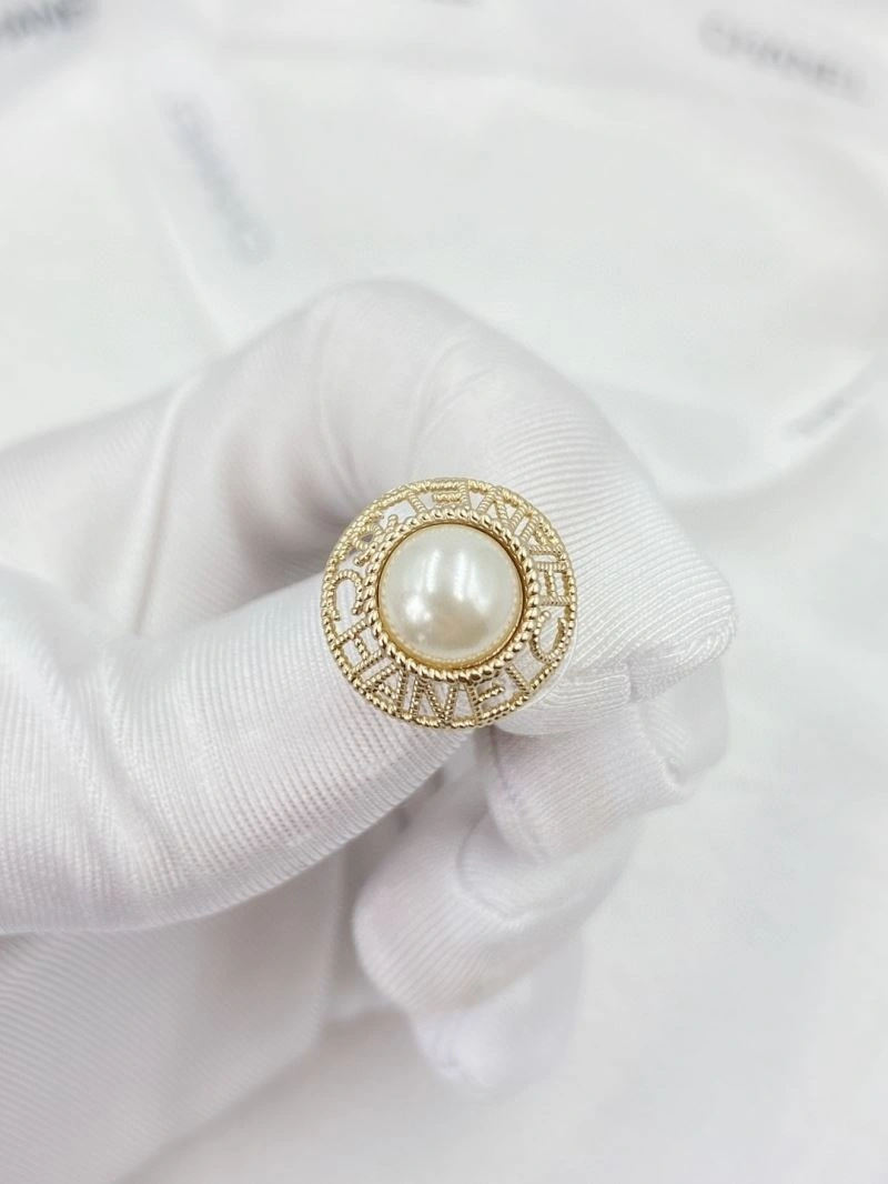 Comfortable Chanel Earrings 227555