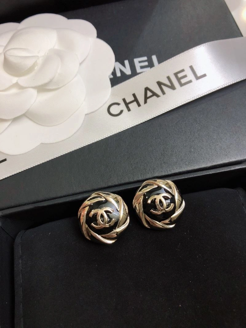 Comfortable Chanel Earrings 227623
