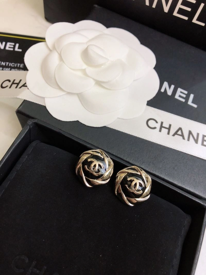 Comfortable Chanel Earrings 227623