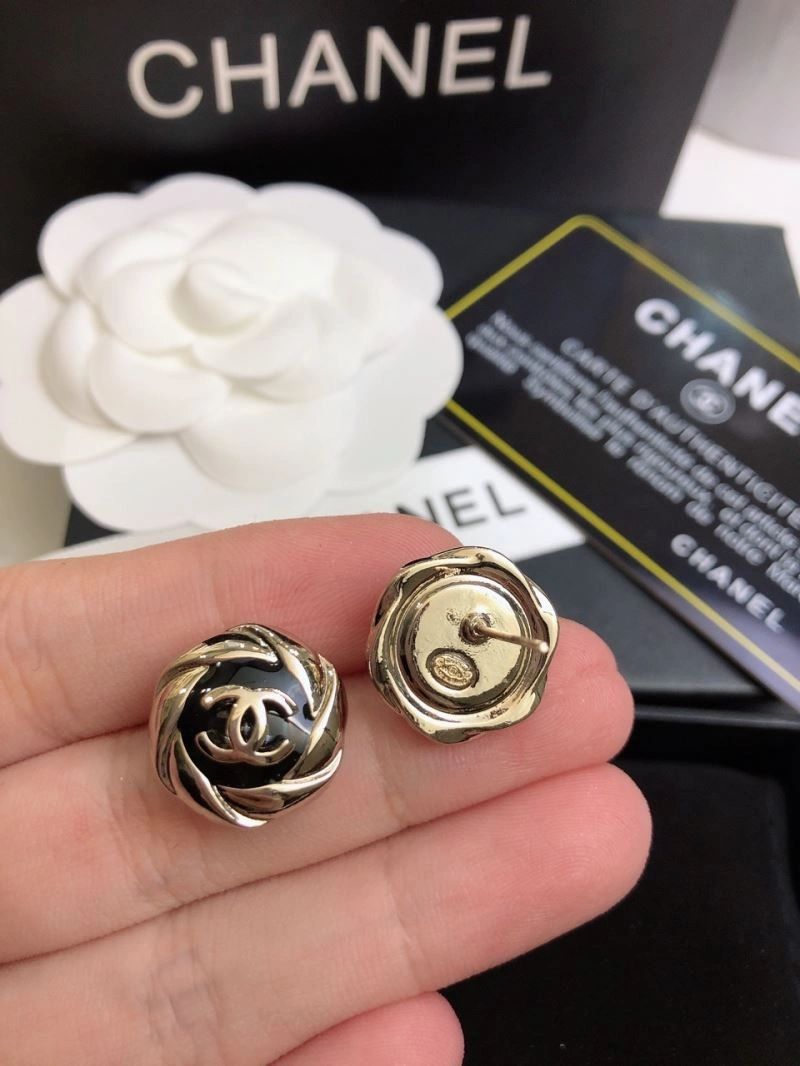 Comfortable Chanel Earrings 227623