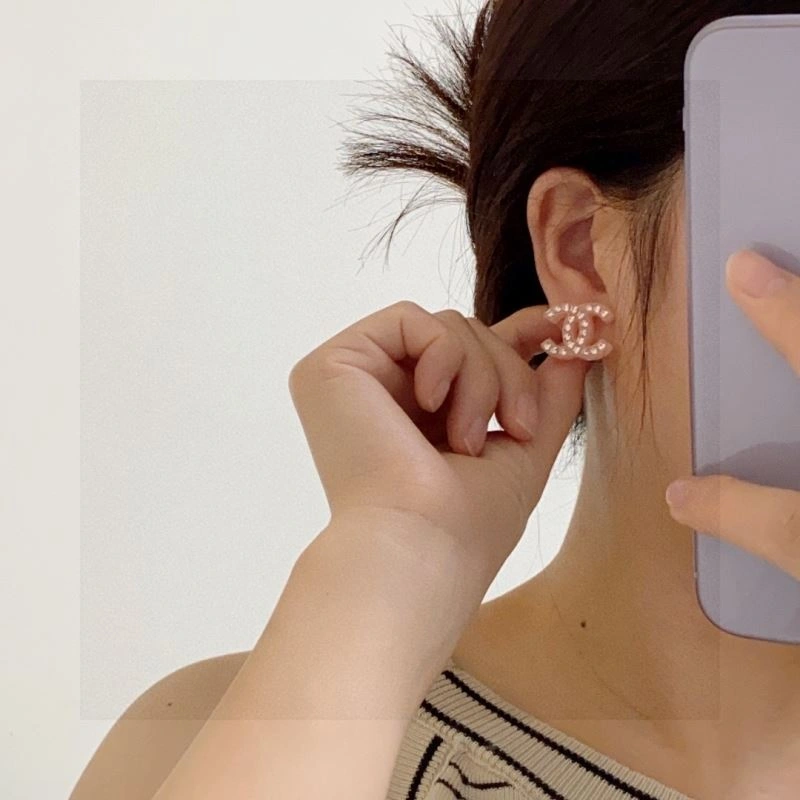 EyeCatching Chanel Earrings 227518