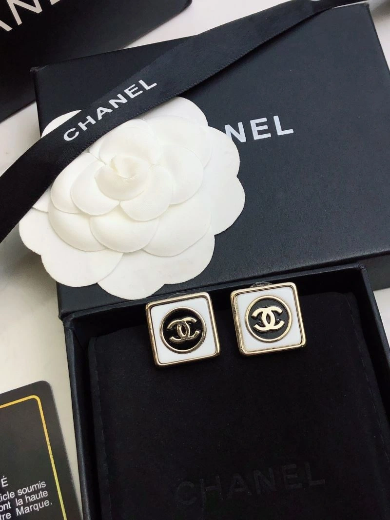 Chanel Earrings Compact 227494