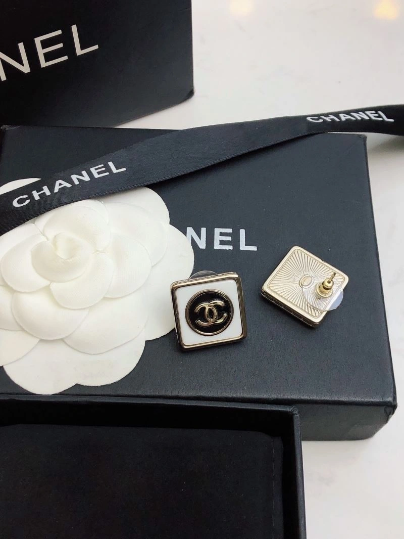 Chanel Earrings Compact 227494