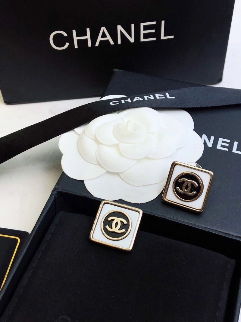 Chanel Earrings Compact 227494