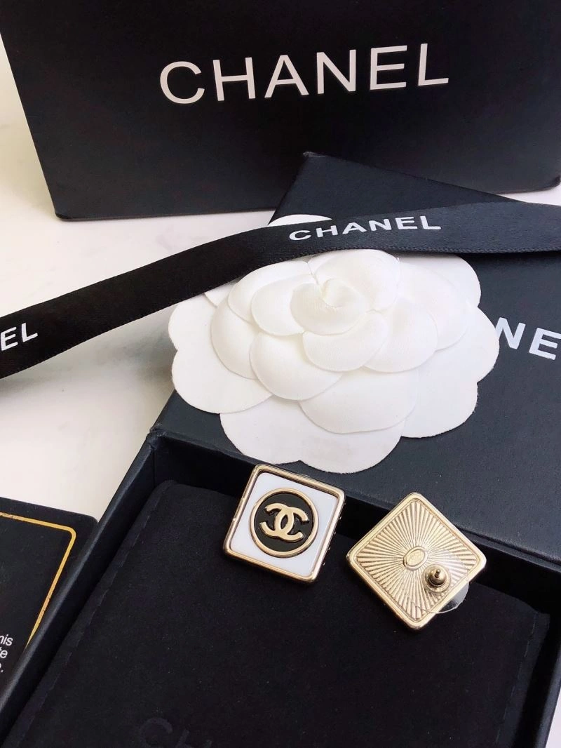 Chanel Earrings Compact 227494