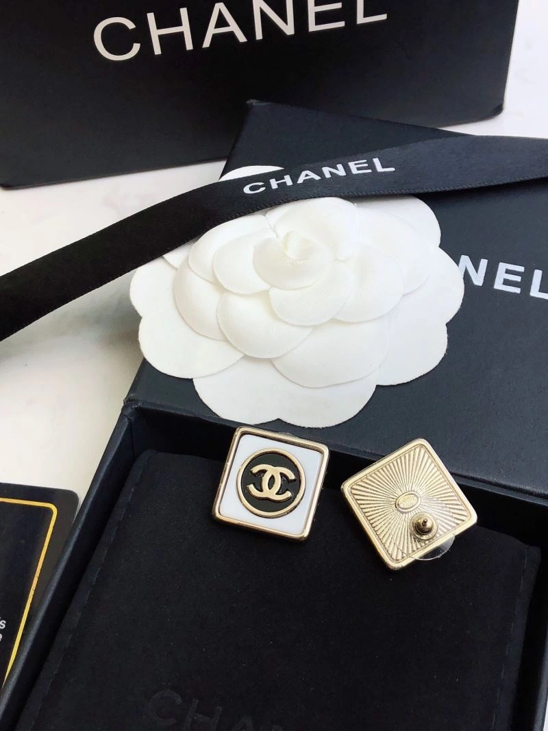 Chanel Earrings Compact 227494