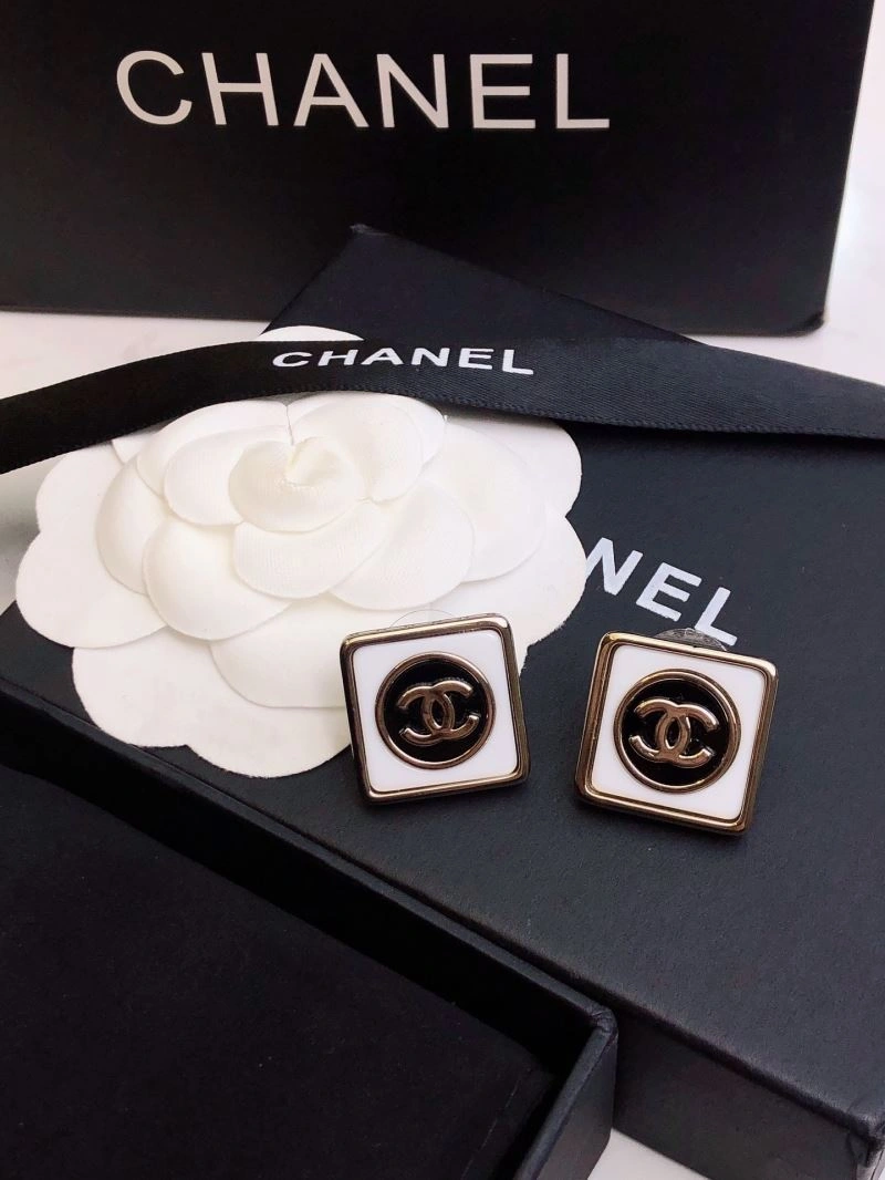 Chanel Earrings Compact 227494