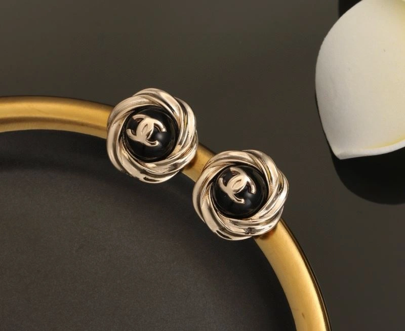 Minimalist Chanel Earrings 227511