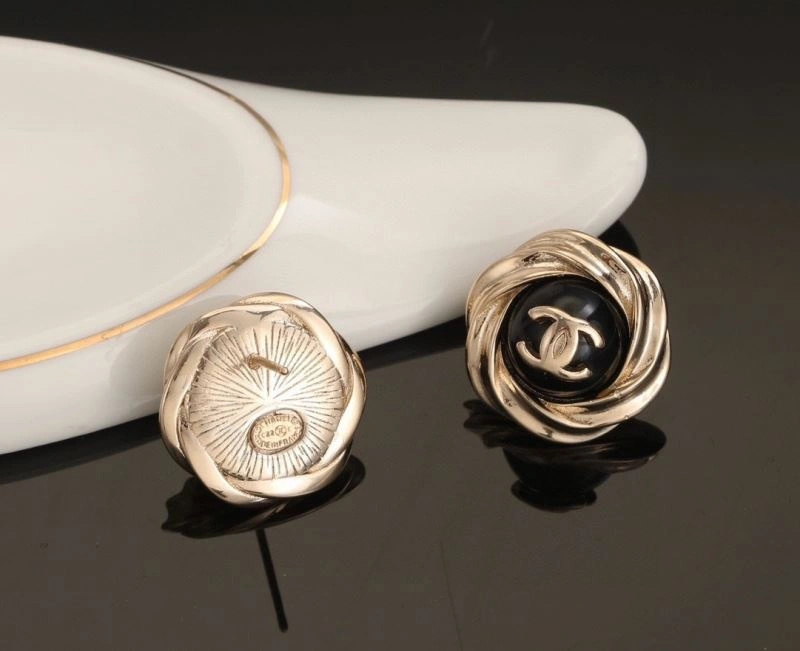 Minimalist Chanel Earrings 227511