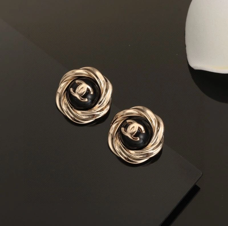 Minimalist Chanel Earrings 227511