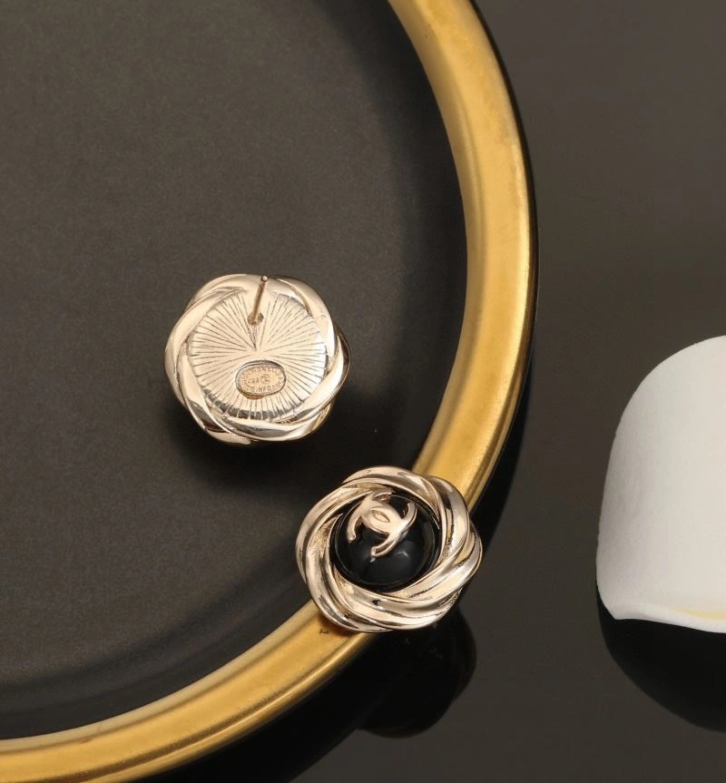 Minimalist Chanel Earrings 227511
