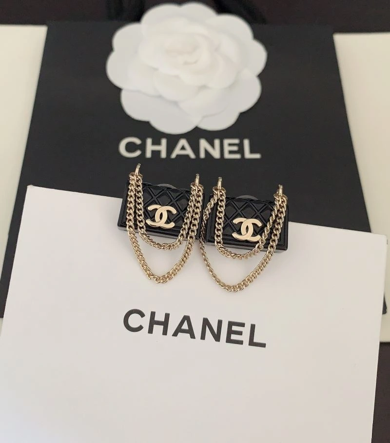 Lightweight Chanel Earrings 227446