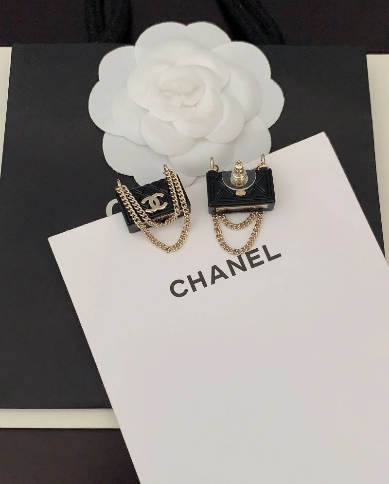 Lightweight Chanel Earrings 227446