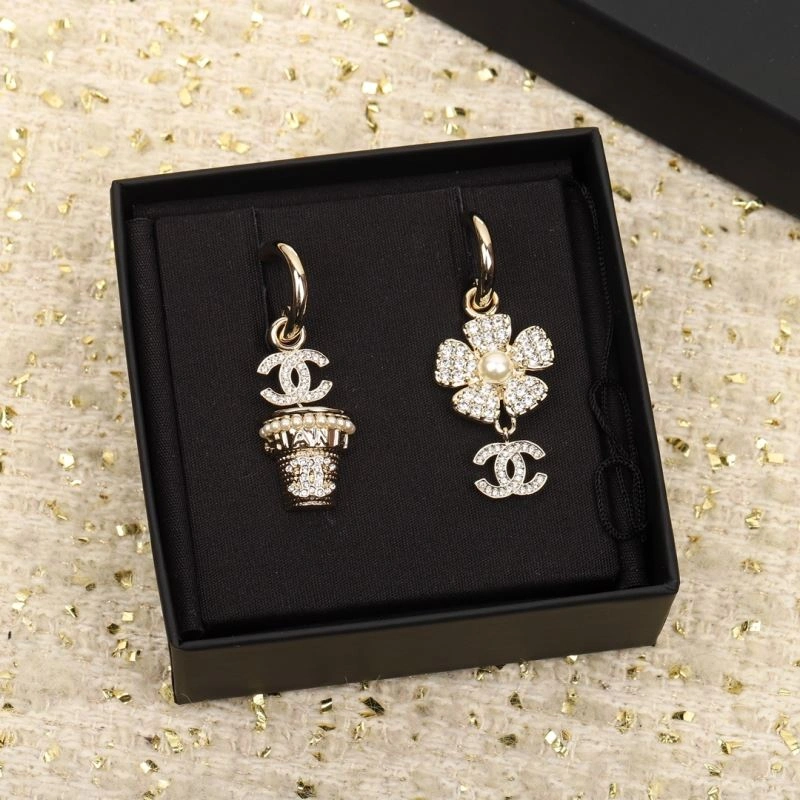 Snug Chanel Earrings 227544