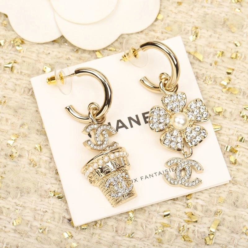 Snug Chanel Earrings 227544