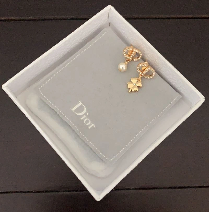 Chanel Earrings Compact 227516