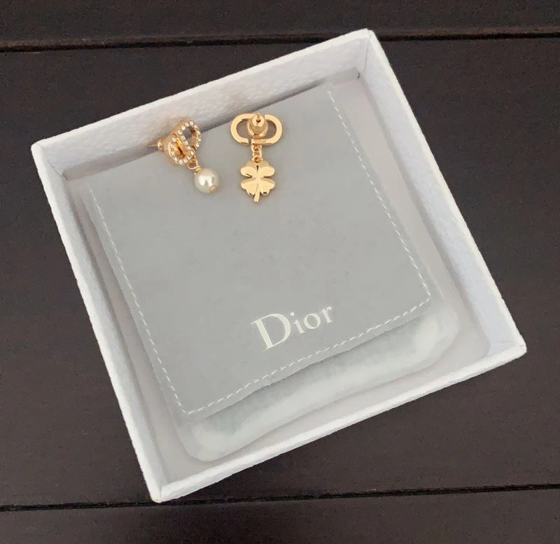 Chanel Earrings Compact 227516