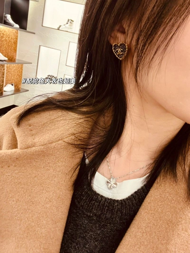 Chanel Earrings Sleek 227490