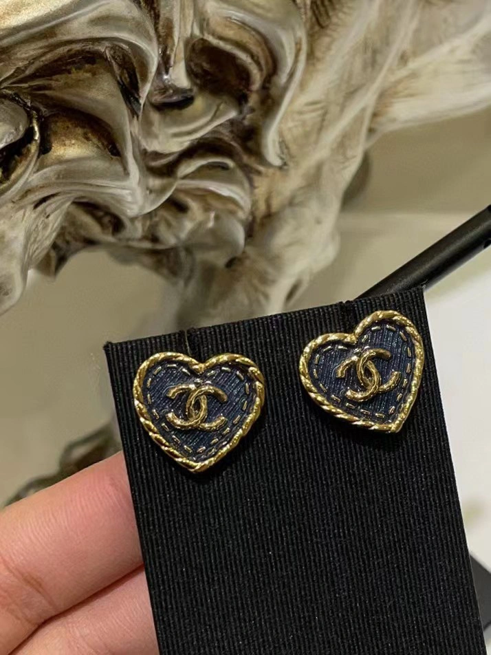 Chanel Earrings Sleek 227490
