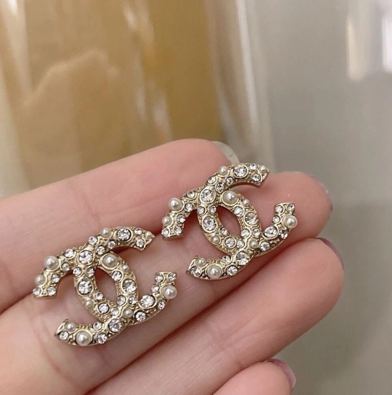 Elegant Chanel Earrings 227409