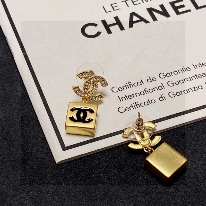 Chanel Earrings Durable 227471