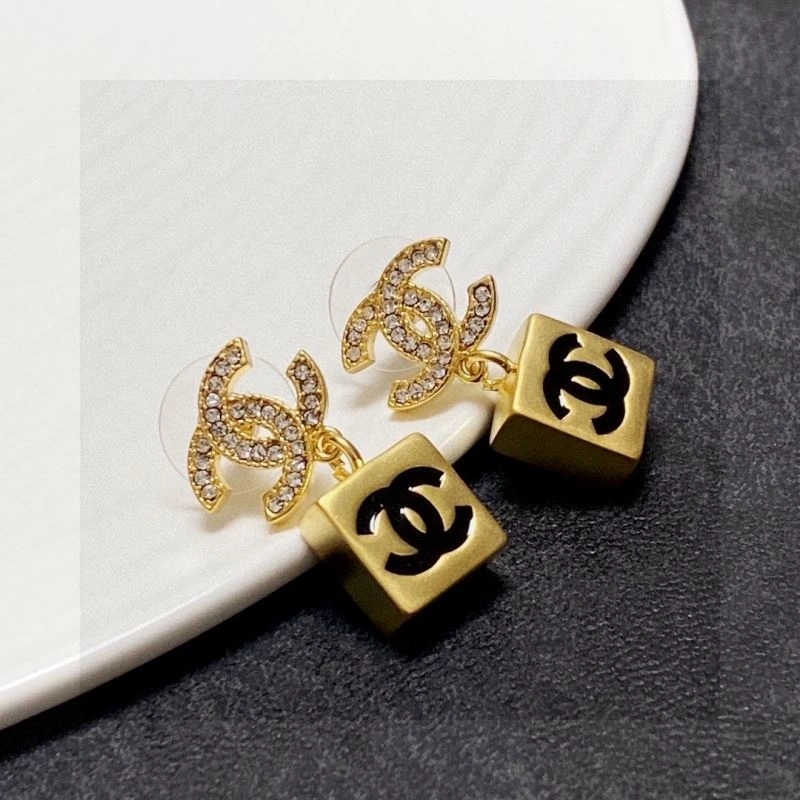 Chanel Earrings Durable 227471