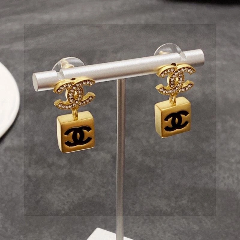 Chanel Earrings Durable 227471