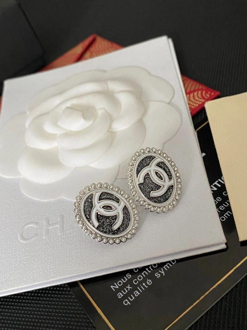Sophisticated Chanel Earrings 227398