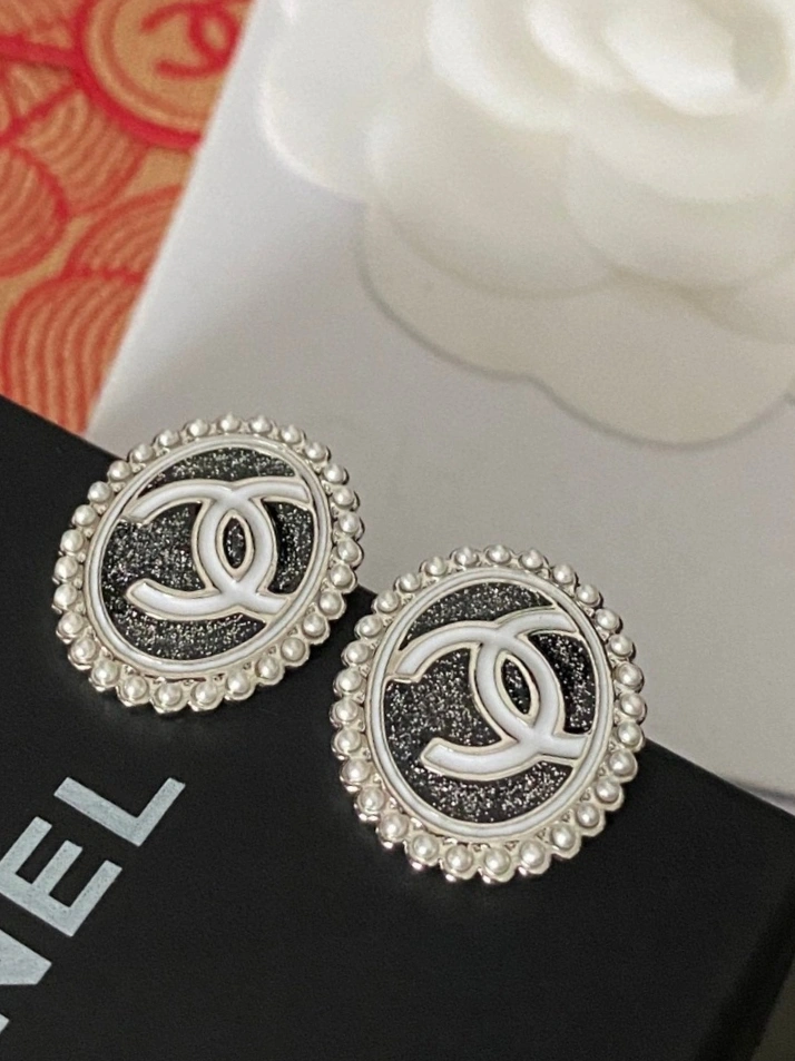Sophisticated Chanel Earrings 227398
