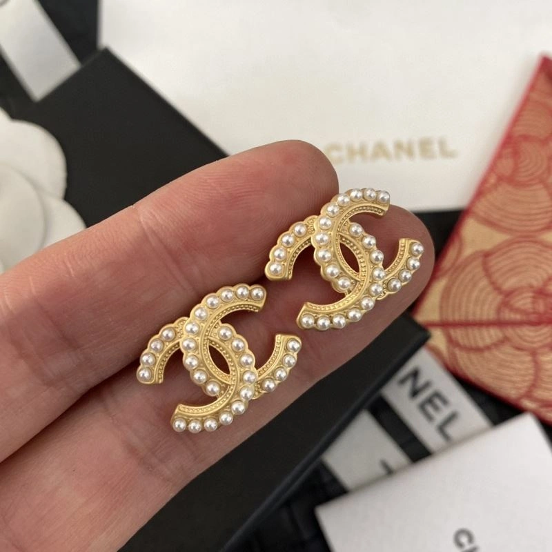 Elegant Chanel Earrings 227388